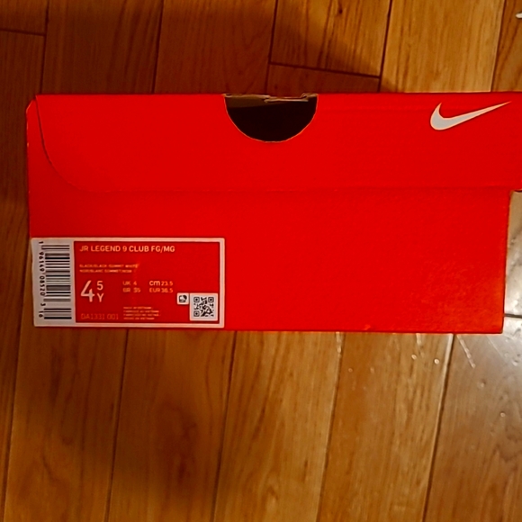 Kids soccer shoes - Picture 4 of 4